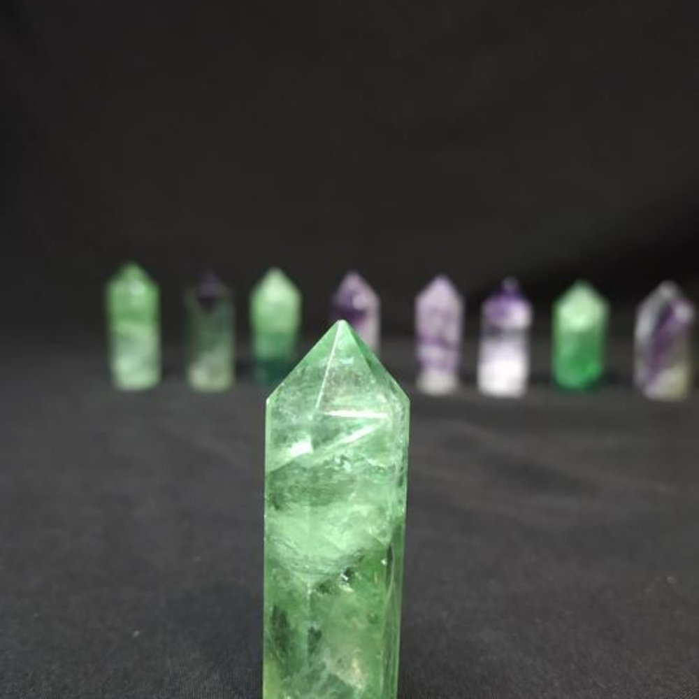 Beautiful faceted Fluorite Points - Picture 2 of 14